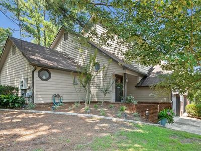 54 Lake Shore Dr