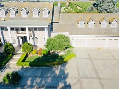 5672 Eleanor Ave