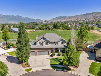 782 S Shadow Rock Ct