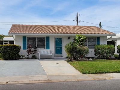 4470 Mainlands Blvd W