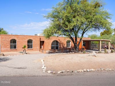 1642 W Avenue De Maximillian
