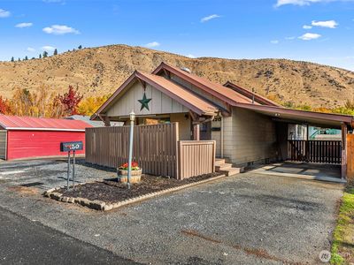 120 S Douglas Street