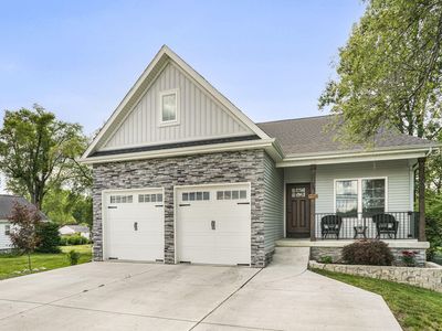 1305 Roosevelt Rd