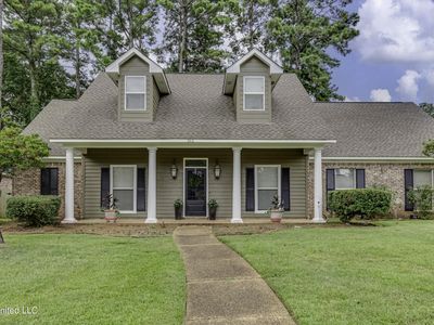 312 Pinewood Ln