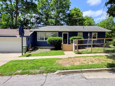 309 2nd St NE