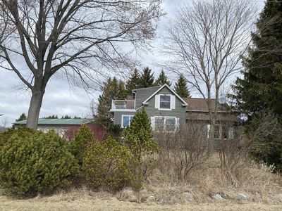 1618 East Hawthorne DRIVE