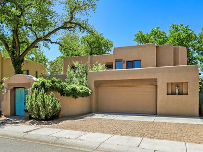 3004 Calle De Alamo NW
