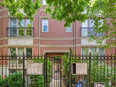 2947 N Damen Ave UNIT 2N