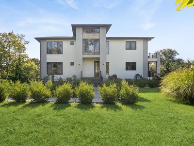 1001 Peconic Bay Blvd