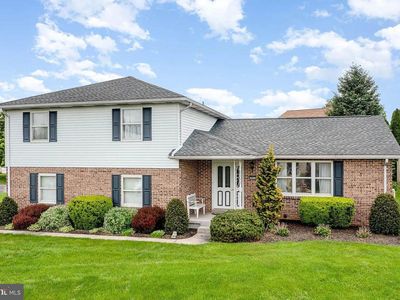903 Manor Dr