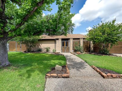 13026 Thatcher Dr