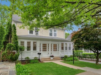 16 Russell Pl