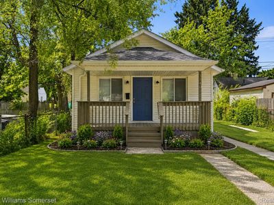1140 E Elza Ave