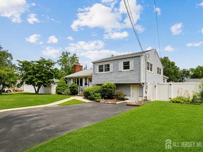 80 Easton Ave
