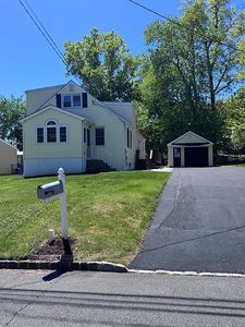 33 Grand Ave