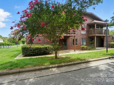 1823 J Julian Ln APT D