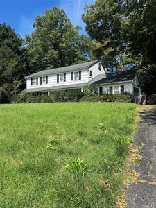6 Bay Path Court