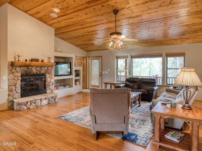 4740 W Covered Wagon Trl