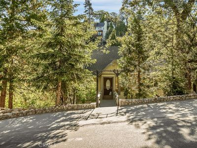 1207 Aleutian Dr