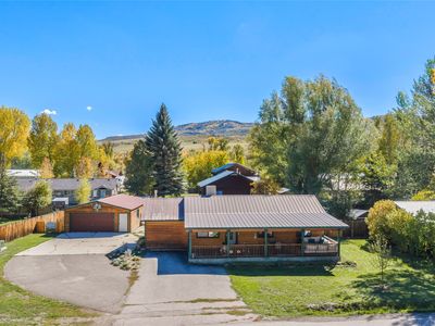 2685 Iris Lane