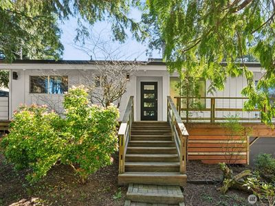 9832 Whitecap Drive NW