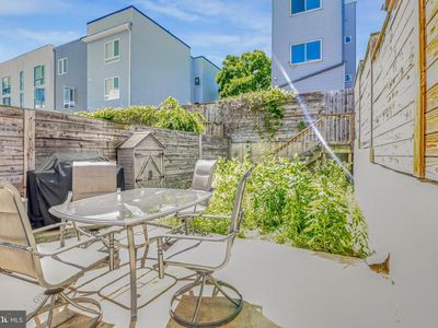 1952 N 6th St #1