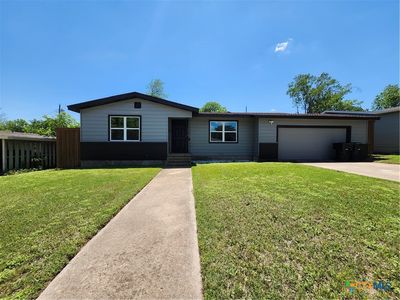 209 W Victory Ave