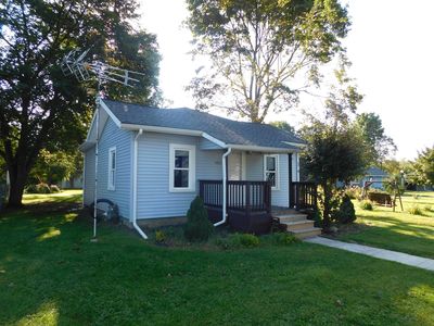 403 Center St