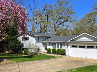 4202 Adrienne Dr