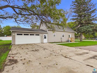 225 S Main Ave