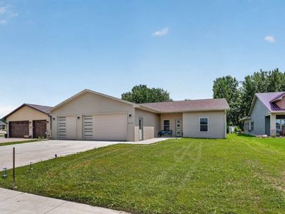 4467 Charm Dr