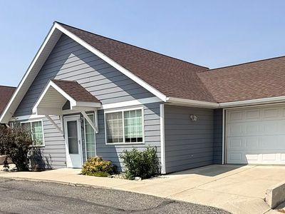 374 Janet St