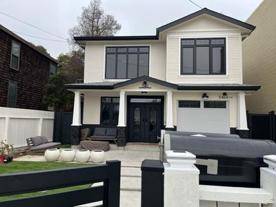 546 Oxford Ave