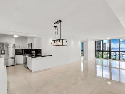 2333 Brickell Ave APT 1007