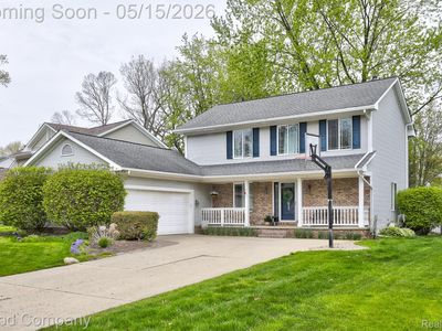 2370 Lansbury Dr
