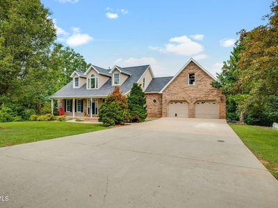 512 Woodview Ct