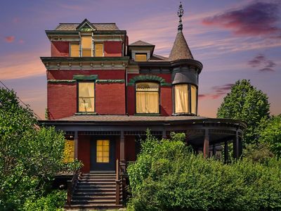 916 W Kalamazoo Ave