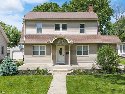 1359 Delia Ave