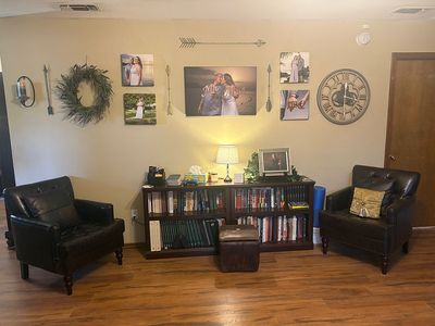 213 Hawken Rd