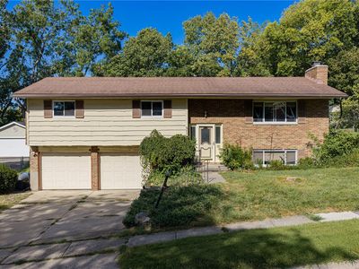 833 Lea Castle Pl