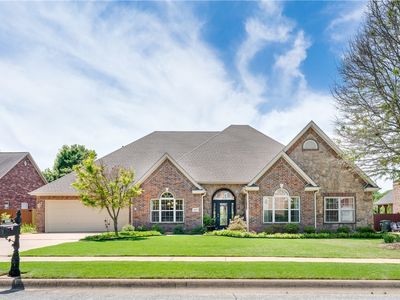 1619 E Winfield Dr