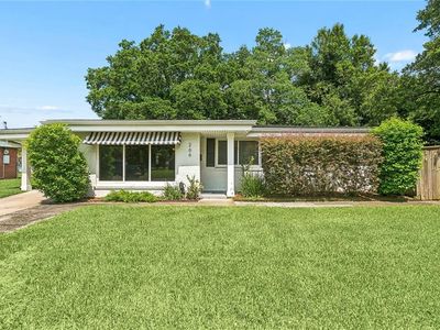 266 Roselyn Park Pl