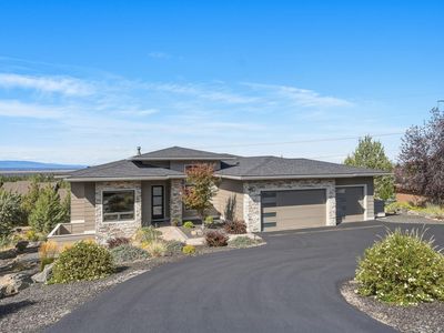 883 Highland View Loop