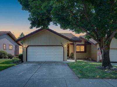 3821 S Alder Dr