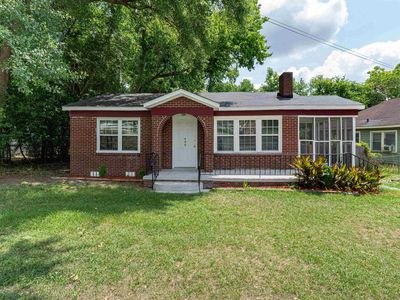 940 Rosedale Arch