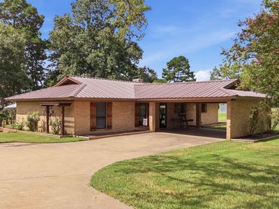 813 El Camino Dr