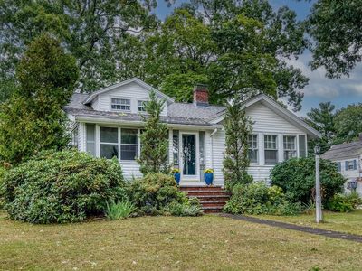 22 Elmwood Ave