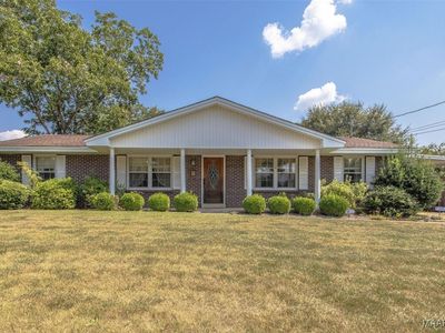 805 Dumont Dr