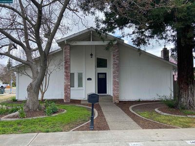 1466 Edwin Dr