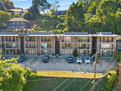 2401 Arlington Cres APT A